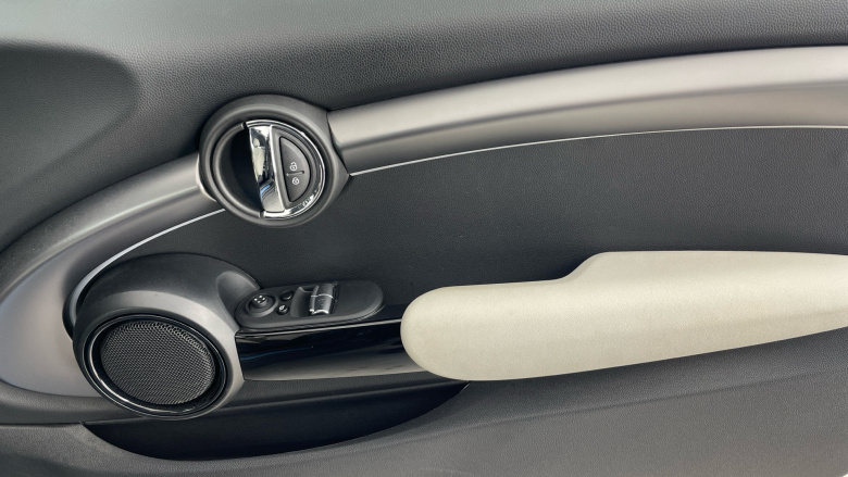 MINI Hatchback 2.0 Cooper S Exclusive 3dr Auto [Comfort Pack] Petrol Hatchback